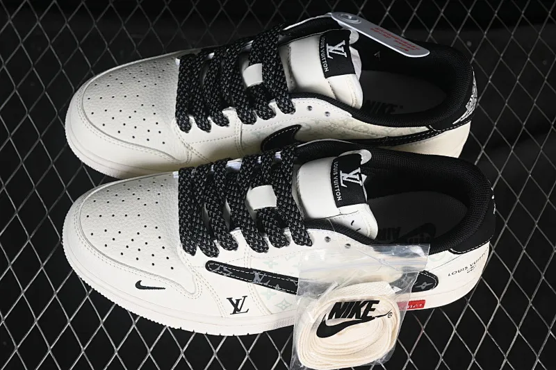 All categories Air Jordan Jordan series basketball shoes Air Jordan 1 Low high-end custom low-top sneakers Travis Scott x Fragment Design x Air Jordan 1 Low OG SP AJ1 Joe 1 pair with black flower hook low-top cultural casual sneakers CX5050-Y27